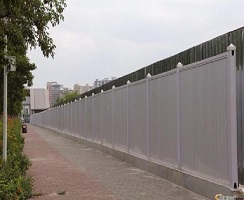 工程建設(shè)服務(wù)中，使用PVC施工圍擋有什么特點
